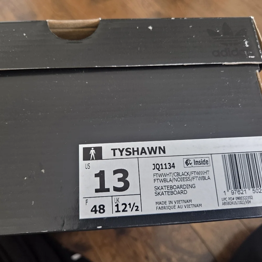 Adidas Tyshawn Mid Shoes In Cloud White/ Core Black Size 13 New